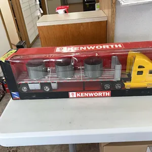 KENWORTH T2000 TRUCK w/ FLATBED TRAILER 1:32 SCALE MODEL