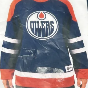 Edmonton Oilers NHL Team Sweater, Size Small/Medium