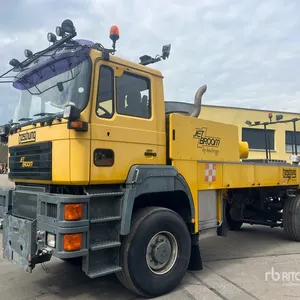 2005 Boschung BJB8000 4x4 Airport Plow & Jet Broom Truck
