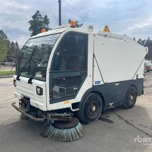 2005 sicas NA4M2 Sweeper Truck (Inoperable)