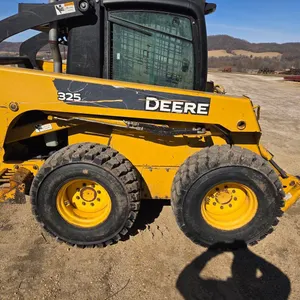 John Deere 325 Skidsteer