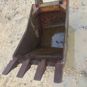 Approx. 18" Excavator Tooth Bucket
