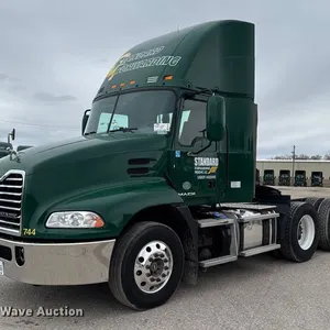 2016 Mack CXU613 semi truck
