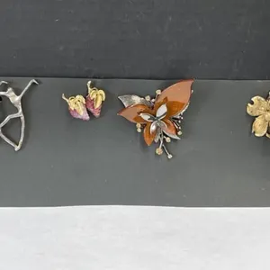 4 Vintage Brooches