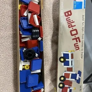 BUILD-O -FUN TUPPERWARE TOY