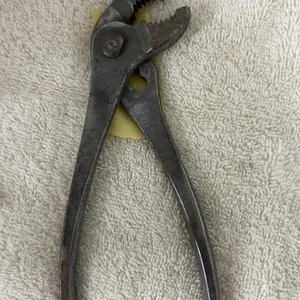 RIGHT ANGLE PLIERS