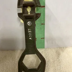 MOLINE DRILL WRENCH