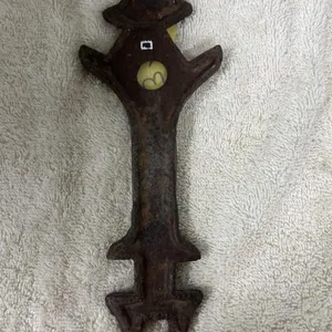 IH WRENCH #1059B