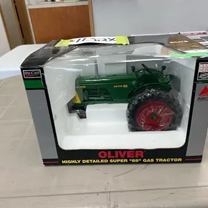 OLIVER SUPER 88 GAS TRACTOR 1:16 SCALE DIE CAST MODEL