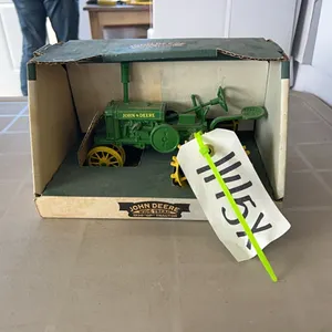 JD GP WIDE TREAD DIE CAST MODEL