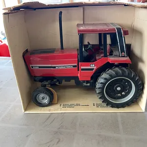IHC 5088 1:16 SCALE DIE CAST MODEL
