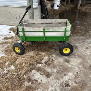 John Deere Wagon