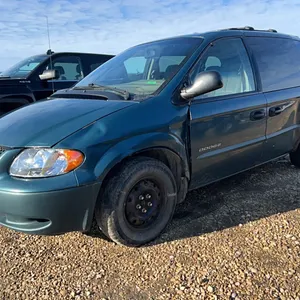 2001 Doge Caravan, 3.6L, 2WD, 250,255 km, D. Green, *VIN 1B4GP25R81B146100  (P10-R2-S322)