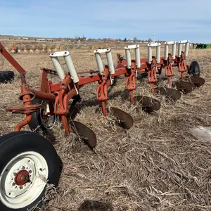 **SOLD ONSITE ONLY - NO ONLINE BIDS ACCEPTED** International Plow