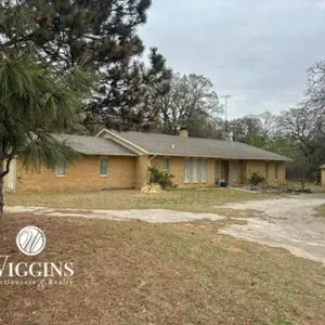 4/30 Brick Home & Shop on 2 +/- Ac. Near Canton Lake