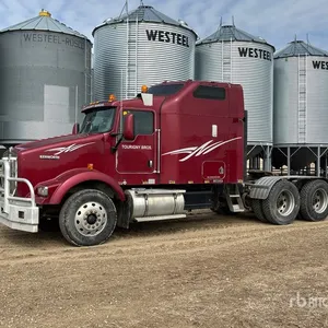 2004 Kenworth T800 6x4 T/A Sleeper Truck Tractor