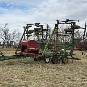 John Deere E1600 33 ft Cultivator