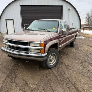 *OFFSITE* 1997 CHEVEROLET SILVERADO 2500 P/U TRUCK, 4X4, V8 GAS ENG., A/T, EXT. CAB, LONG BOX, 5TH WHEEL HITCH, BED LINER, 230,769 KM SHOWING, S/N 1GC