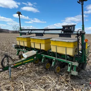 John Deere 1750 6 Row Planter