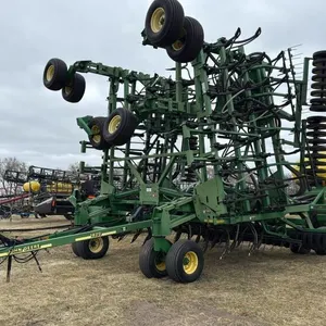 52’  John Deere 1820 Air Drill with  John Deere 1800 double compartment air cart s/n695329 air drill, s/n690120 air cart