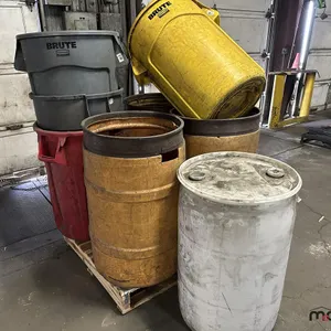 (8) Garbage Bins
 UNRESERVED