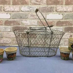 CHICKEN WIRE BASKET WITH SET OF 5 VINTAGE