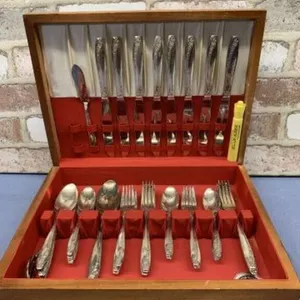 (45 PCS) WM ROGERS INTERNATIONAL SILVER