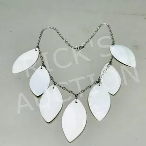 Mother of Pearl leaf necklace w/ 925 clasp