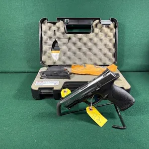 Smith & Wesson M&P 40 - 40 S&W Pistol