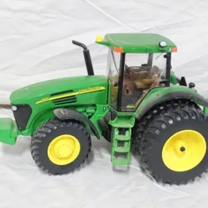 2003 ERTL JD 7920 Cast & Plastic Tractor