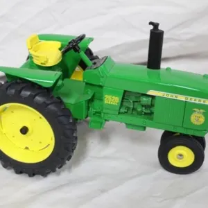 2017 ERTL JD 2520 Diesel Tractor 1:16, FFA