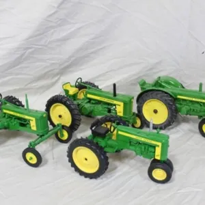 JD 420, 520, 620 & 820 Tractors