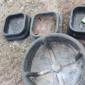 3 Plastic Salt & Mineral Block Pans & Mineral Tub