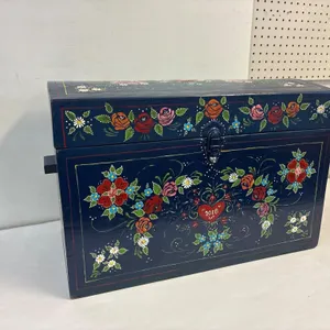 Beautiful Wood trunk. 24” x 12” x 16”
