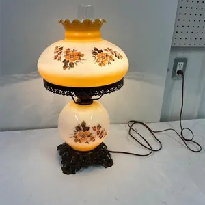Gone with the wind hurricane lamp. Works.