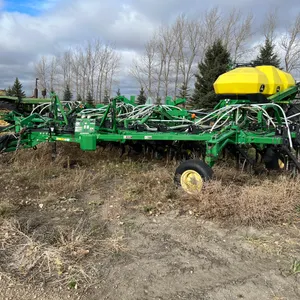 2010 JOHN DEERE 1870 AIR DRILL & JOHN DEERE 1910 CART