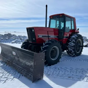 1982 INTERNATIONAL HARVESTER 5288 MFWD TRACTOR - NO BLADE
