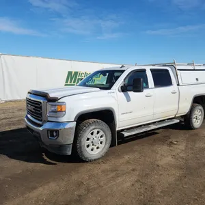 2015  GMC  Sierra 2500HD  SLE 4dr Crew Cab SB  4x4