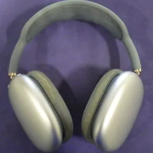 Airpods Max A3184 Headphones ***PAIRED TO AN ACCOUNT***