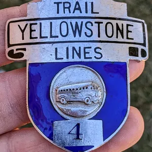 YELLOWSTONE TRAIL LINE #4 BUS TRANSPORTATION CO HAT BADGE (NATIONAL PARK)