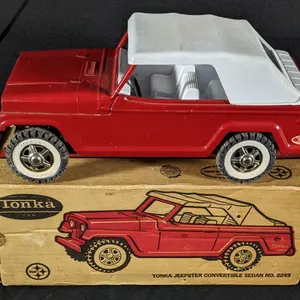 PRESSED STEEL TONKA TOY JEEPSTER NO 2245 ORIGINAL BOX