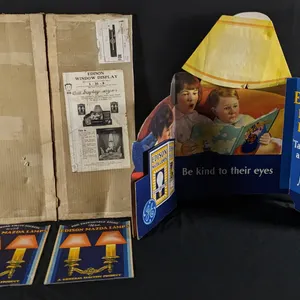 1931 GENERAL ELECTRIC EDISON MAZDA LAMPS TRI-FOLD CARDSTOCK WINDOW DISPLAY SIGN & ORIGINAL SHIPPING BOX