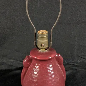 #951 RED WING ART POTTERY TABLE LAMP BIRD HEADS ON THE SIDES