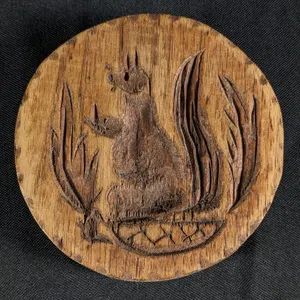 ANTIQUE PRIMITIVE CARVED WOOD BUTTER PRINT MOLD STAMP SQUIRREL