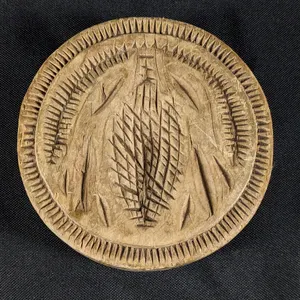ANTIQUE PRIMITIVE CARVED WOOD BUTTER PRINT MOLD STAMP STRAWBERRY ?