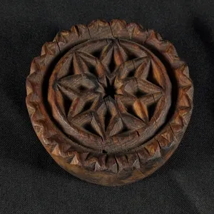 ANTIQUE PRIMITIVE CARVED WOOD BUTTER PRINT MOLD STAMP FLOWER / SNOWFLAKE