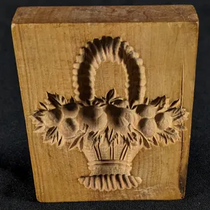 ANTIQUE PRIMITIVE CARVED WOOD BUTTER PRINT MOLD STAMP FLOWER - BERRY BASKET