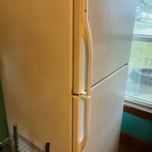 Kenmore White Top-Freezer Refrigerator
