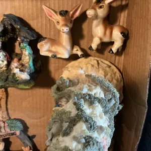 Figurines and Shakers