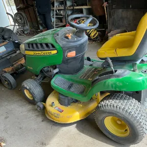 John Deere D120 lawn tractor